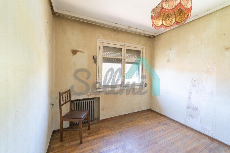 Foto ce4af1d4-effa-4ac7-b27c-e81aa4e8abe6. Edifici a Piloña