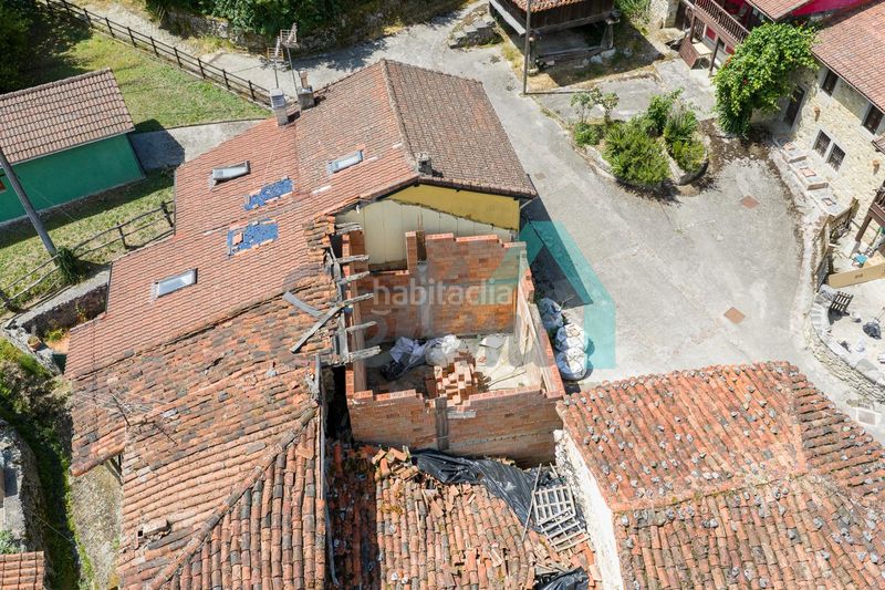 Foto 43fe1a3a-61ba-4f61-bac0-00a9d8309c58. Casa adossada a Quirós