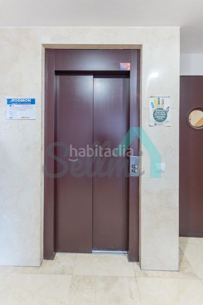 Foto 5c70338e-bb2a-41e9-9440-51d19e2d3084. Pis amb calefacció aparcament a Montecerrao Oviedo