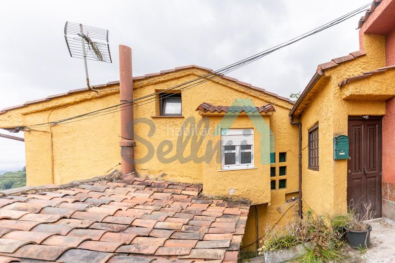Foto 0aeb0958-9bd7-4a1a-935f-a01391b4384e. Casa adossada amb calefacció a La Felguera Langreo