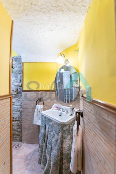 Foto 45f4d311-d6f7-4415-af09-6d0e7cdb0981. Casa adossada amb calefacció a La Felguera Langreo