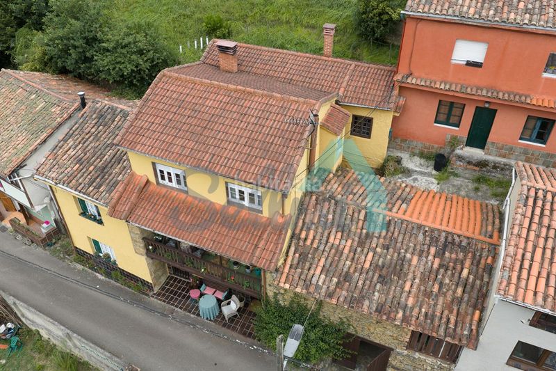 Foto 7e5e308a-6320-4a8d-b0cb-0c2dcda0a064. Casa adossada amb calefacció a La Felguera Langreo
