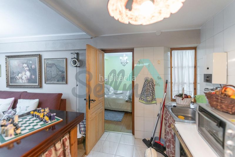 Foto a90df129-af02-4d72-8b61-3e618f4e2d91. Casa adossada amb calefacció a La Felguera Langreo