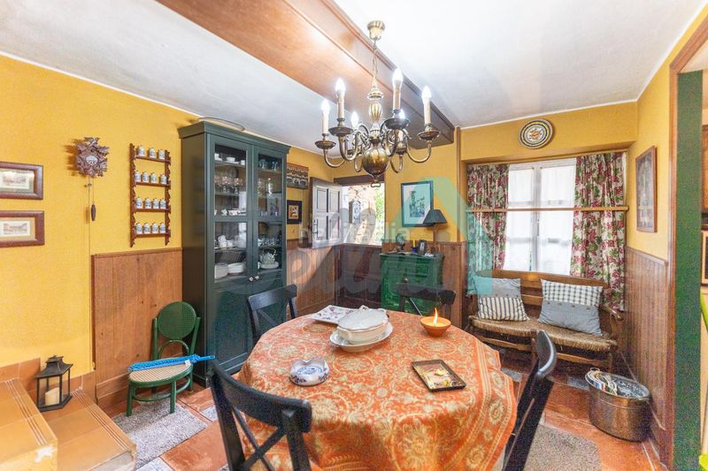 Foto ac66e35f-e72c-4505-8fe3-7daedbe8481f. Casa adossada amb calefacció a La Felguera Langreo