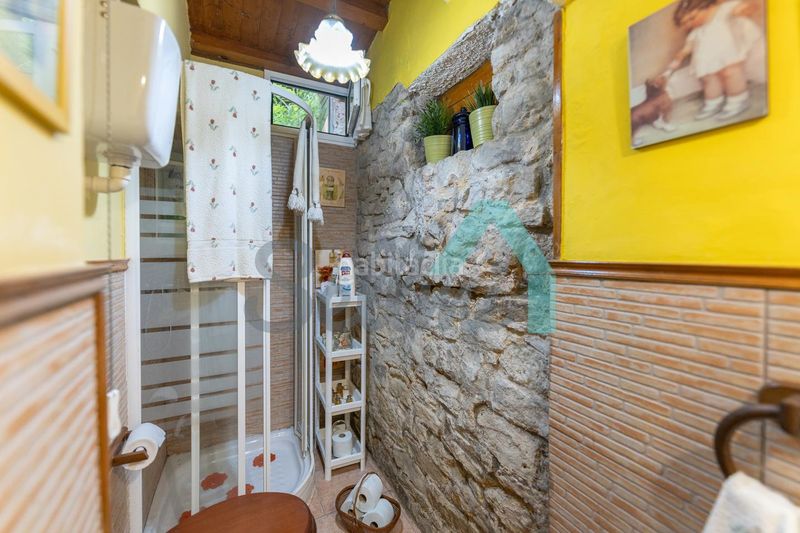 Foto bc181d1c-0b9b-4500-89e4-ba652ad2f9ee. Casa adossada amb calefacció a La Felguera Langreo