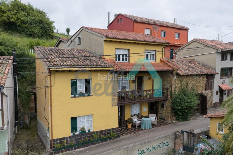 Foto c4ca92bc-cb90-4090-9e2d-11699743f3b7. Casa adossada amb calefacció a La Felguera Langreo
