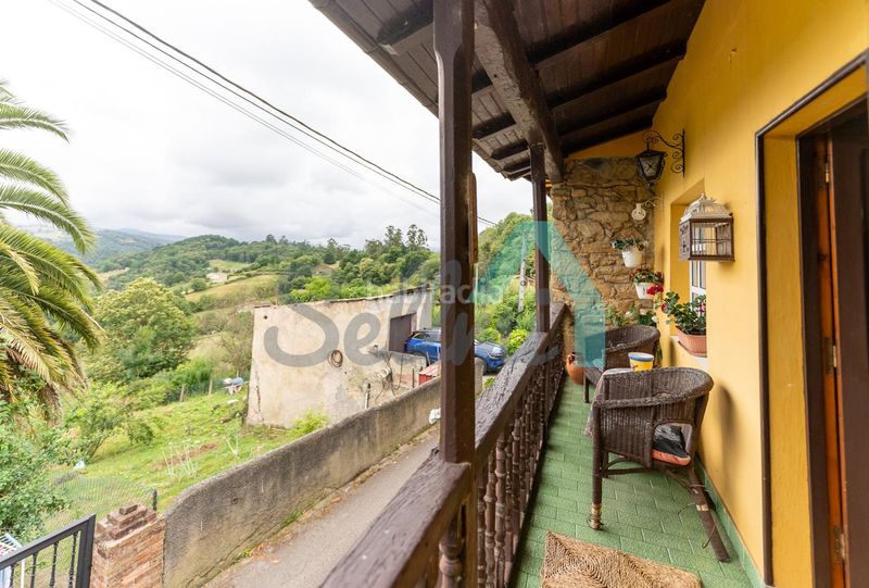 Foto c990573f-f1c0-484f-810b-f4bf40dbbec1. Casa adossada amb calefacció a La Felguera Langreo