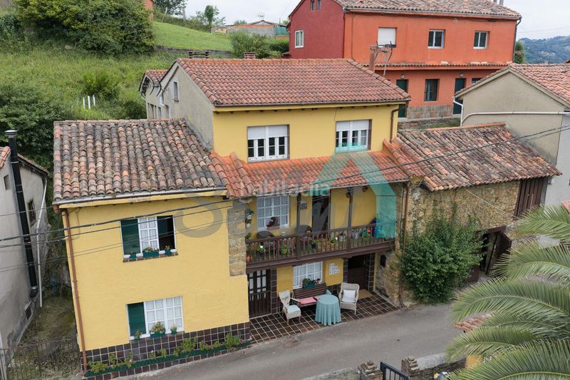 Foto d60abdf7-ff3a-48af-9393-9c42d5fbfea6. Casa adossada amb calefacció a La Felguera Langreo