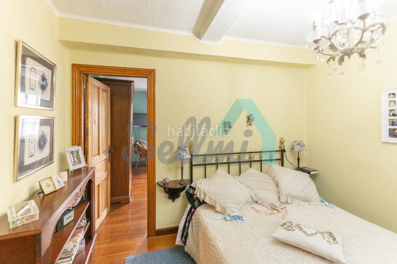 Foto dd0eeaa6-8a4e-4d4e-8d53-1f9bc08c4000. Casa adossada amb calefacció a La Felguera Langreo