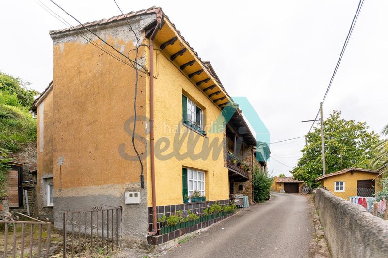 Foto ed515a26-fce1-4b4c-b36e-1082ed299cc2. Casa adossada amb calefacció a La Felguera Langreo