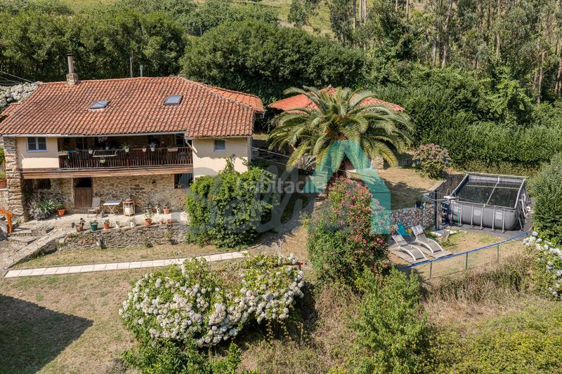Foto 05d39cbc-c1b4-4763-9c48-5c7e3ddf79ec. Casa amb calefacció piscina a Pravia
