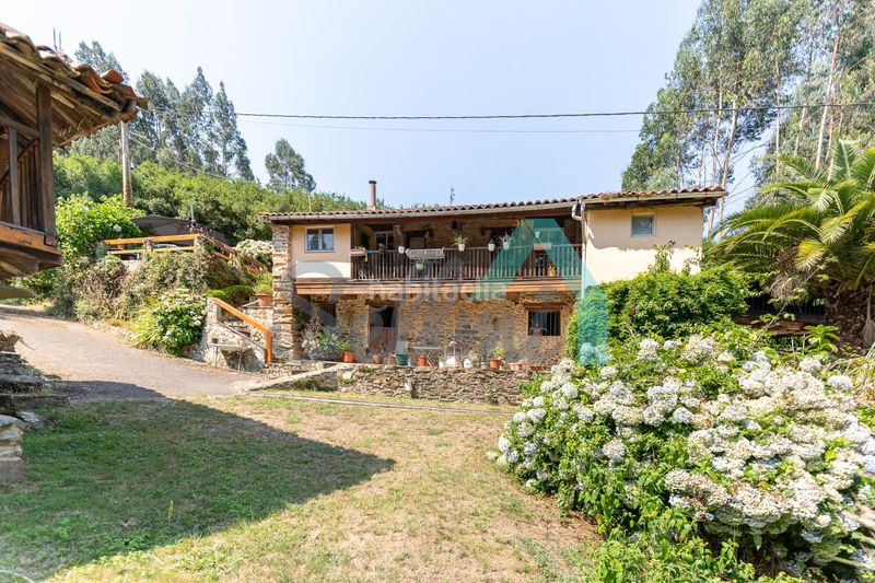 Foto 4301ee53-6d19-4056-8c70-5d223b98e4c0. Casa amb calefacció piscina a Pravia