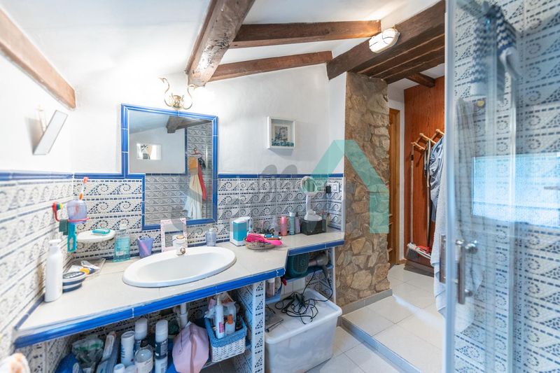 Foto 4d53b994-fe44-4613-afd8-ca258a8e7ef8. Casa amb calefacció piscina a Pravia