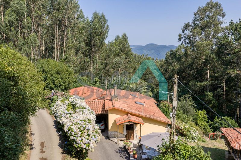 Foto 8a984da9-b226-4298-b823-18a299bf3d5a. Casa amb calefacció piscina a Pravia