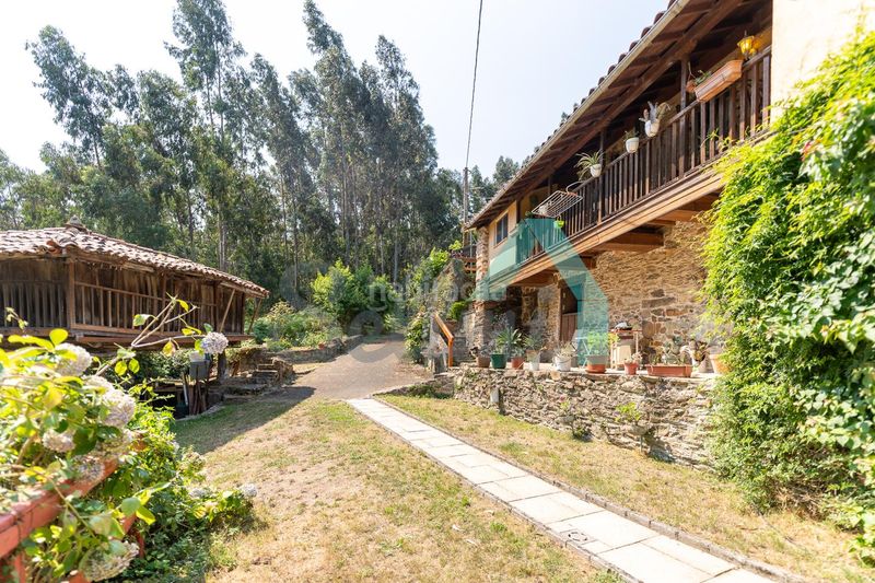 Foto d11becff-5847-4891-8d5b-35ea0a95a386. Casa amb calefacció piscina a Pravia