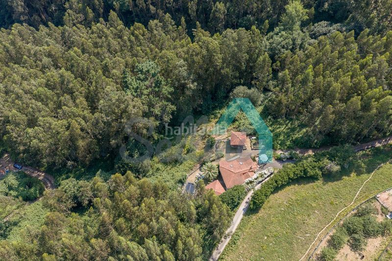 Foto d6da45e5-1484-4355-bc44-1f1029a23513. Casa amb calefacció piscina a Pravia
