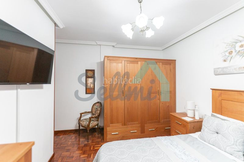 Foto acc0f3d8-17b7-47a3-823f-0fb31e9e5abe. Alquiler piso en Centro Gijón