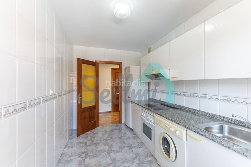 Foto ca56797d-2849-4e1d-b6fa-0e2925a846a2. Pis amb calefacció a Huca - La Cadellada Oviedo