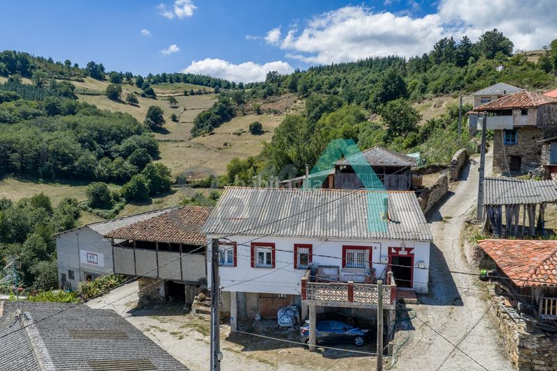 Foto f6077b22-df0c-486a-a51e-86342ade4903. Casa a Tineo