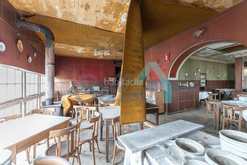 Foto 534c5a3e-2498-44e0-aad4-725535e4e38d. Edificio en Pravia