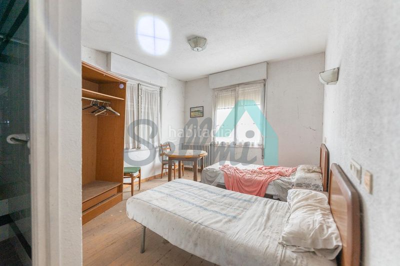 Foto 7455a203-6f10-4fbd-ac2e-f0d35f34bc55. Edificio en Pravia