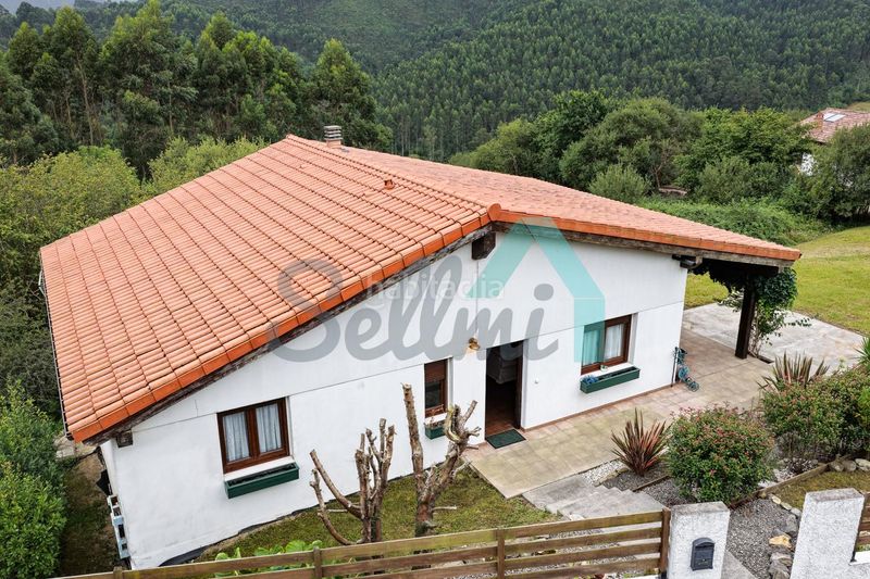 Foto 72a3b1d7-7906-4eb2-ac08-f66ec00bcbdd. Casa amb calefacció a Ribadesella