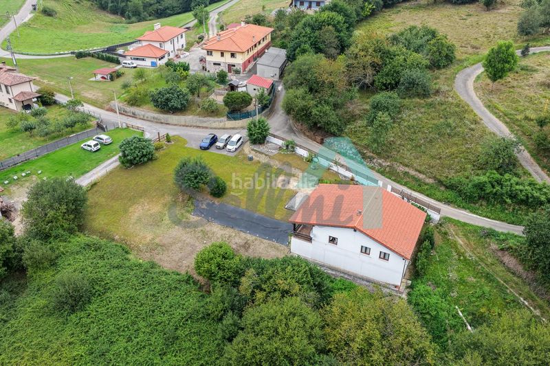 Foto ecf1adba-f0c2-4210-bff4-a357607d1d9d. Casa amb calefacció a Ribadesella