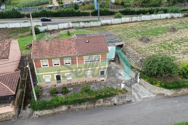 Foto 1a96334f-dfb4-41ae-ac4d-cd53a63ed00e. Casa amb calefacció a Parroquias Norte - Naranco Oviedo