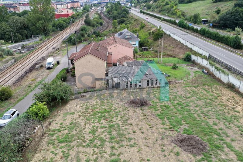 Foto 9cf27e5c-cd1c-43b7-bd01-92f8c6684aeb. Casa amb calefacció a Parroquias Norte - Naranco Oviedo