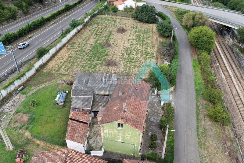 Foto a00ccb8d-0c5a-486a-a629-54c861964263. Casa amb calefacció a Parroquias Norte - Naranco Oviedo