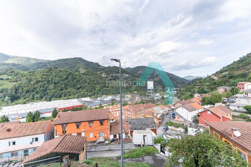 Foto d9e57089-7333-43e7-b7cb-3b1bc7aef540. Lloguer pis amb calefacció a Aller