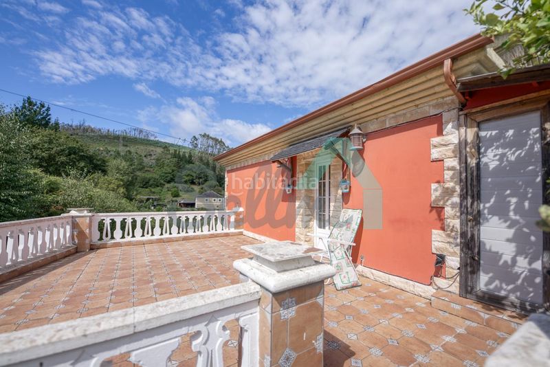 Foto 7bc35c0c-1734-47d5-b261-75918b561ab1. Casa amb calefacció a Coaña