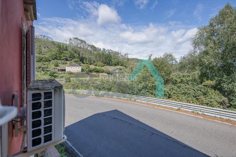 Foto fad0e7df-1bce-4eb4-8055-10d0619c67af. Casa amb calefacció a Coaña