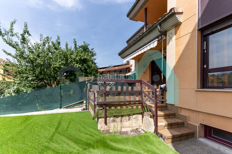 Foto 181364ab-d4d1-48ff-b0c7-578cb17297a3. Casa adossada amb calefacció a Ribera de Arriba