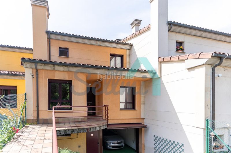 Foto c7df4158-d336-43c6-b94f-61554e56ccf5. Casa adossada amb calefacció a Ribera de Arriba