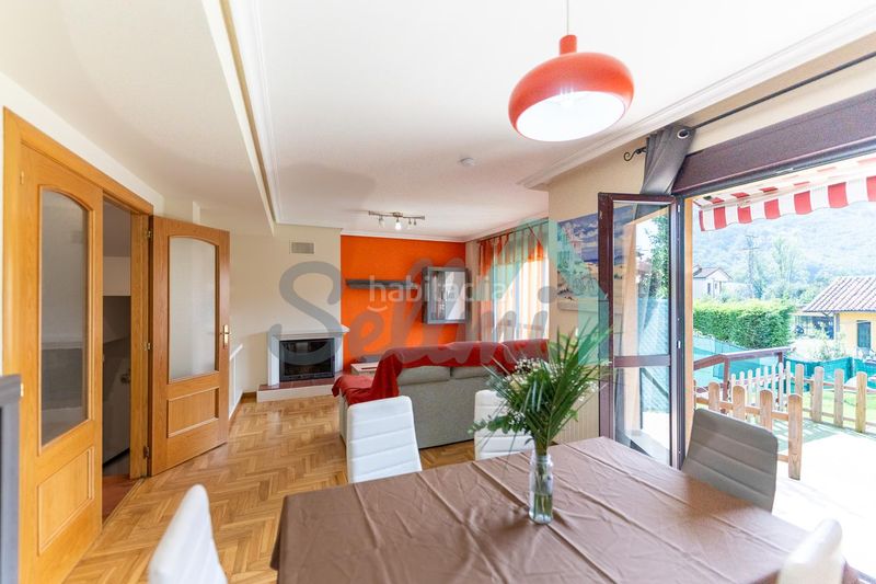 Foto d9576b5a-d3b3-4ea3-93e6-2a0a68b296d8. Casa adossada amb calefacció a Ribera de Arriba