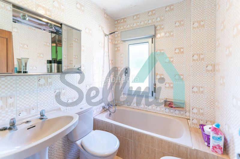 Foto c7cbcc5c-f95e-437d-8c23-1e84a1036b64. Piso en Aller
