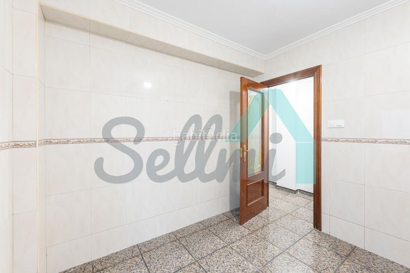 Foto b07caff9-18d8-4589-b0b3-07c6d2b58b1b. Flat in La Calzada Gijón