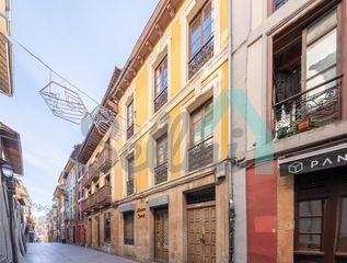 Edificio en Calle Mon