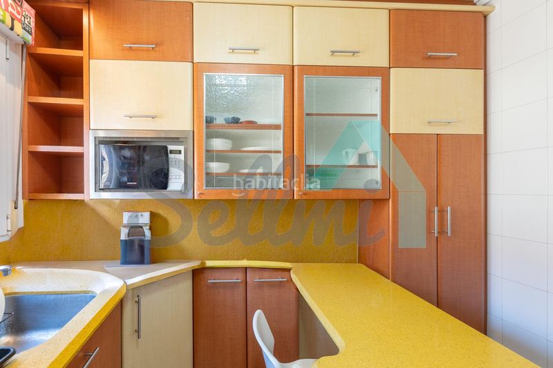 Foto df24019f-bb6b-47ad-b47e-56b8940a8900. Flat with heating in Perchera Gijón