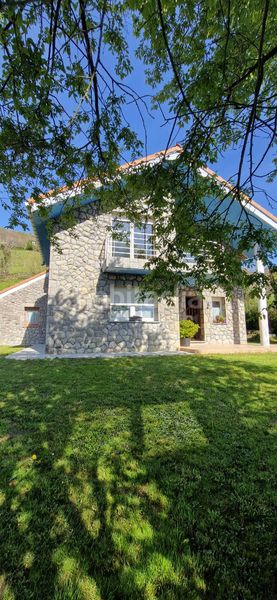 Foto 11993afd-5d21-415e-99cb-a5f498b753c3. Casa amb calefacció aparcament a Riosa