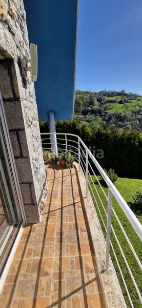 Foto 69b0f4dd-3bf7-4151-8b84-32059d2780bb. Casa amb calefacció aparcament a Riosa