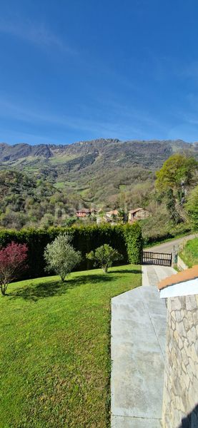 Foto bb3153e0-089a-45aa-88c2-c00d41f10199. Casa amb calefacció aparcament a Riosa