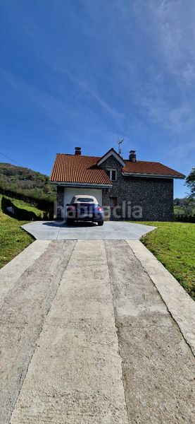 Foto d72b2bee-6bfe-44b8-b35d-508224eed7bd. Casa amb calefacció aparcament a Riosa