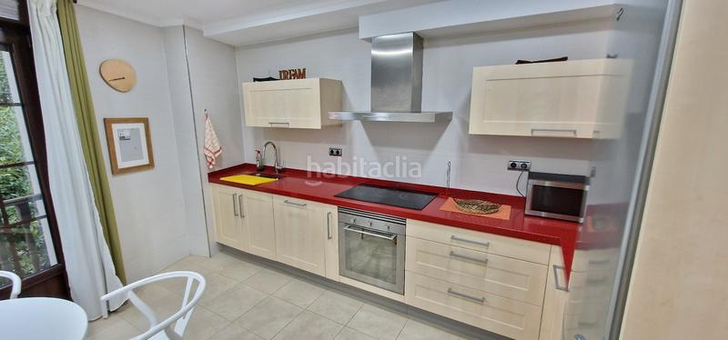 Foto 4e82b6fe-23be-4e25-a744-5a70caec44ba. Casa pareada en Centro Avilés