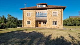 Chalet en Cabueñes. ¡inmueble a escasos metros del jardín botánico, del campus unive