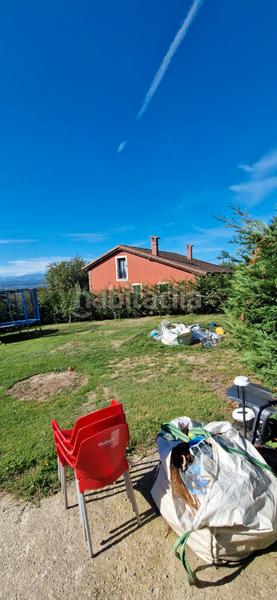 Foto 32657aba-3647-44b0-8e93-ff74913e72d6. Chalet con camino riscaldamento parcheggio in la pola Siero Siero