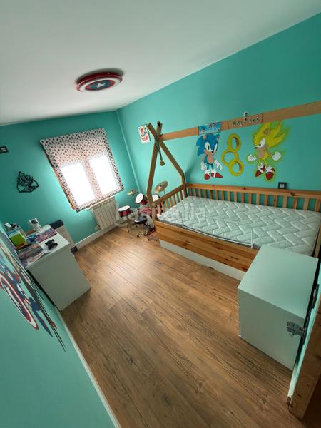 Foto aba518da-8c8c-4f68-a86d-8d79784cfa65. Chalet con camino riscaldamento parcheggio in la pola Siero Siero