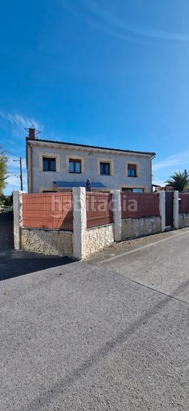 Foto b07bf11d-9fc5-4768-9b89-bfdf4e91f55e. Chalet con camino riscaldamento parcheggio in la pola Siero Siero