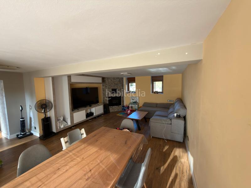 Foto cb81aeeb-561a-43f1-b6fb-6b104eb68bb2. Chalet con camino riscaldamento parcheggio in la pola Siero Siero